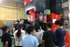 川崎市立高津小学校、施設見学会