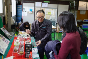 説明する様子 説明する様子